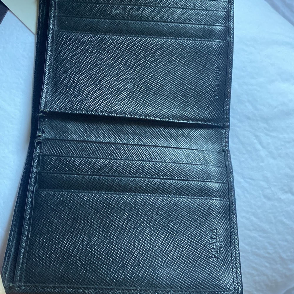 Prada Black Saffiano Leather Tri-Fold Wallet with Gold Logo - Picture 2 of 9